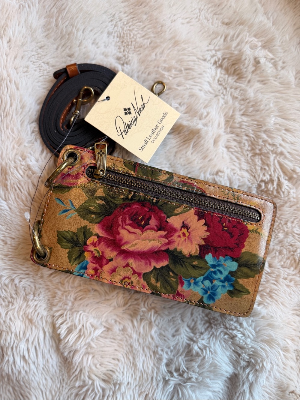 NWT Patricia Nash Gold & Floral Leather Phone Crossbody - Picture 3 of 5